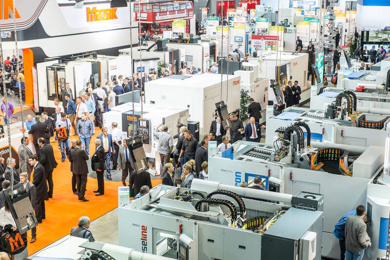 Overview of hall 5 with machine tools at AMB 2014. (Messe Stuttgart)