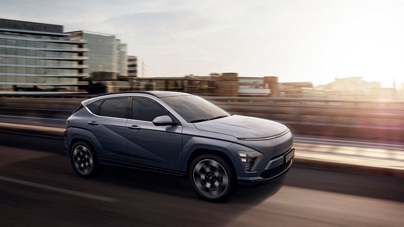 Bei der Entwicklung der zweiten Generation des Kompakt-SUVs namen sich die Ingenieure jedoch zuerst die Elektro-Version vor. (Bild: Hyundai)