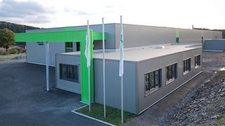 Für die Schmallenberger Toptube Rohrbearbeitung GmbH hat sich mit dem 2500 m2 großen Neubau die Fläche der Produktionshalle sowie der Verwaltungsräume mehr als verdoppelt. Bild: Toptube (Archiv: Vogel Business Media)