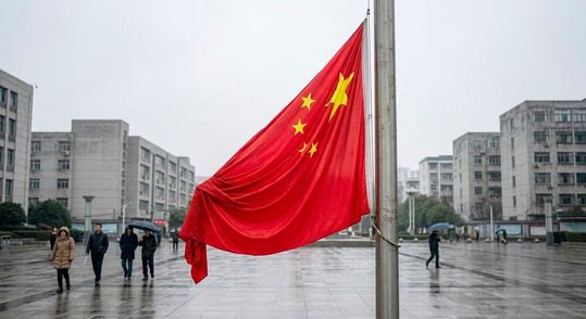 Even in July, the flag of the Chinese economy did not flutter particularly briskly in the air. Read here what’s happening and why production in China is apparently declining ...(Image: AI-generated)