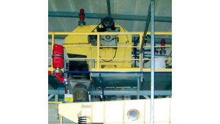 Die Becher von Elevatoren weisen unterschiedlich große Feinstaubanteile auf. Somit können sich in den schnelllaufendenBecherwerken explosionsfähige Staub-Luft-Gemische entwickeln. (IEP)