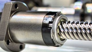 Die umfangreiche Auswahl an Kugelrollspindeln von Dr. Tretter ist meist die schnellere Alternative, wenn man – etwa bei der Instandhaltung – auf Einzelteilfertigung angewiesen ist.  (Dr. Tretter)