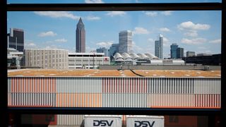 DSV ist ab Januar 2025 exklusiver Logistikpartner auf dem Frankfurter Messegelände. (Bild: Skykamera/Messe Frankfurt)