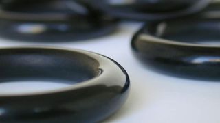 Mit der neuen internationale Norm für O-Ringe können sowohl Produktionswerkzeuge für O-Ringe in metrischen als auch in Inch-Abmessungen weiterhin verwendet werden.  (Bild: Trelleborg)