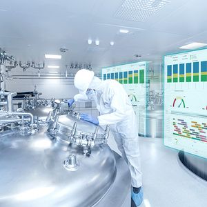 Wie lassen sich Millionen sparen, bevor überhaupt produziert wird? Durch Simulationen, die bereits in der Planungsphase zeigen, wo Bottlenecks entstehen und wie Ressourcen optimal eingesetzt werden können.(Bild:  Ze)