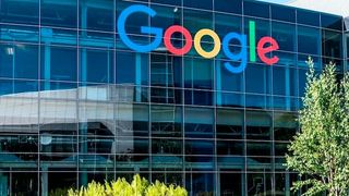 Der US-Konzern Google nimmt allein für Deutschland einige Milliarden Euro in die Hand, um hier die Möglichkeiten der künstlichen Intelligenz besser klarmachen und verbreiten zu können. Nun wurde etwa ein neues KI-Zentrum auf der Museumsinsel in Berlin Mitte eröffnet (Symbolbild). (Bild: Google)