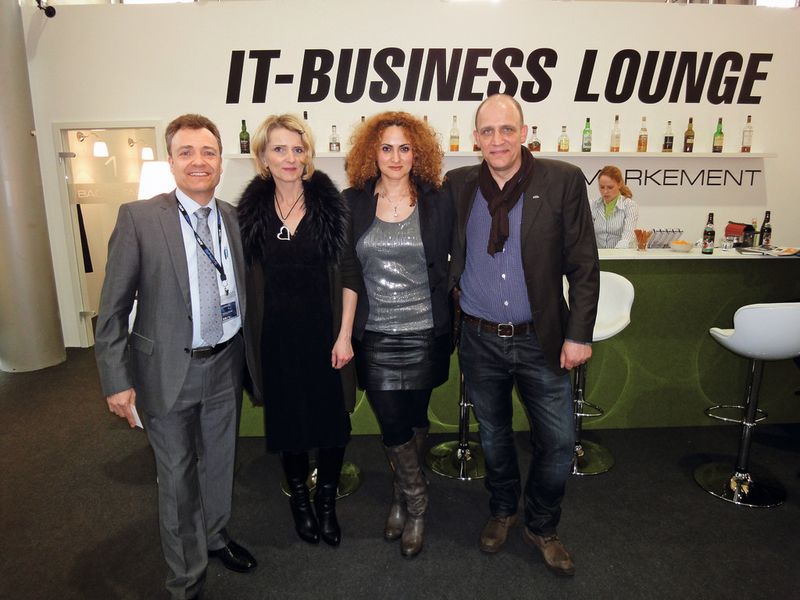 (v.l.) Thomas Kessler, Sapphire, Nicole Hofmeister, Devil, Besa Agaj, IT-BUSINESS, und Jörg Rosenkranz, Devil. (Archiv: Vogel Business Media)