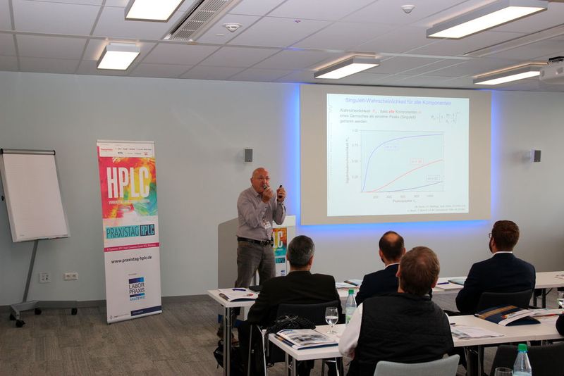 Chromatographieexperte Prof. Dr. Thomas Welsch ging in seiner Keynote auf das brandaktuelle Thema zweidimensionale HPLC ein. (LABORPRAXIS)