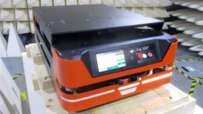 Die UL-3100-Zertifizierung des Transportroboters „SAFELOG L2 lift“ durch den TÜV Süd eröffnet dem Unternehmen neue Marktpotenziale in den USA und in Kanada. (Bild: Safelog)