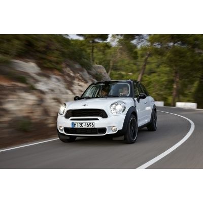 Für Mini-Fans mit mehr Platzbedarf hat BMW den Countryman entwickelt. Auf Wunsch hat er sogar Allradantrieb. (Archiv: Vogel Business Media)