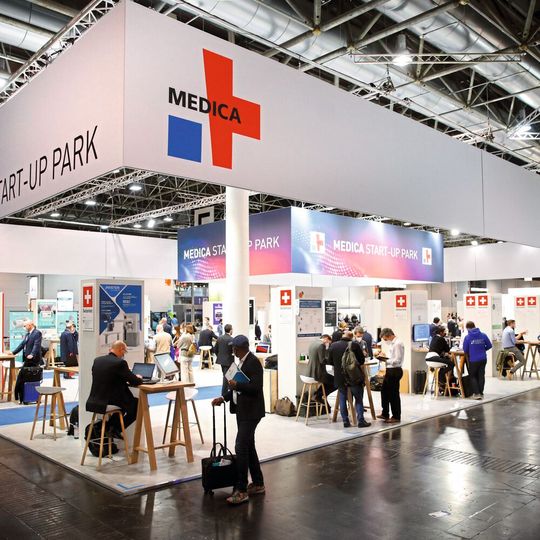 Der Medica Start-up Park ist eines von vielen Programm-Highlights mit Start-up-Beteiligung auf der diesjährigen Medica. Die Messe findet vom 14. bis 17. November in Düsseldorf statt. Der Medica Start-up Park ist eines von vielen Programm-Highlights mit Start-up-Beteiligung auf der diesjährigen Medica. Die Messe findet vom 14. bis 17. November in Düsseldorf statt.