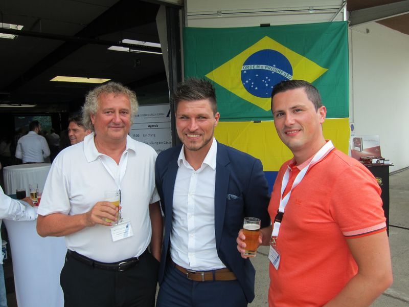 (v. l.) Joachim Paggen, Maxcom, mit Andreas Bajohr, BAB, und Marko Brckalo, Micron  (Bild: IT-BUSINESS)