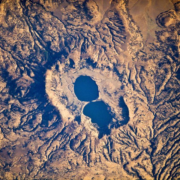 Die ehemalige Magmakammer Dendi-Caldera in Äthiopien. (Aufnahme vom 29. Dezember 2007) (Bild: NASA.)