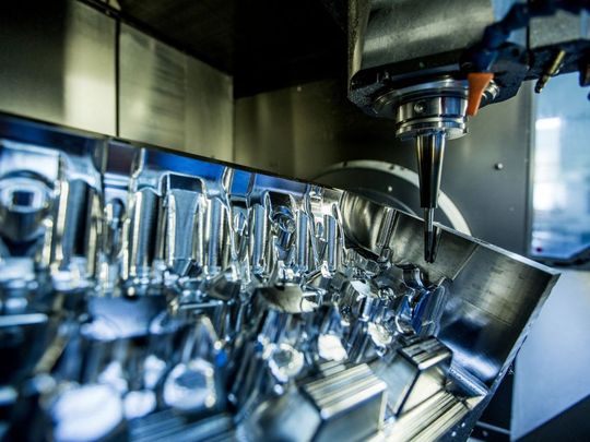 Finishbearbeitung von Freiformkonturen mit Schlichtwerkzeugen von Aura Tools.(Bild:  Hetec GmbH)