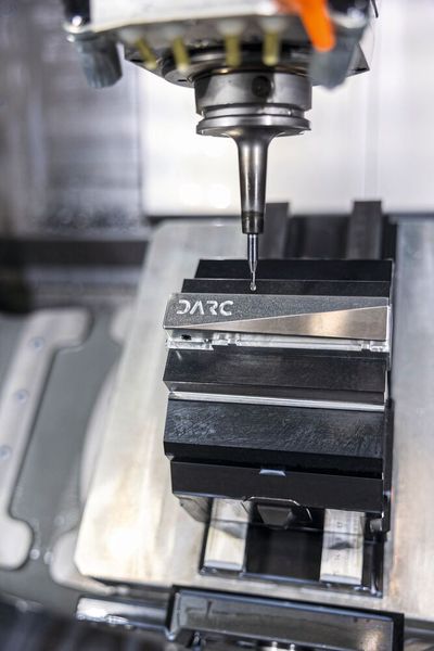 In addition to around 80 percent individual parts, KW Solution also manufactures small series — for example, door handles for its Darc Mono expedition vehicle. (Source: Hermle)