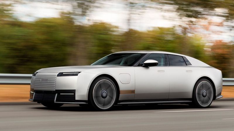 Mit dem Type 01 positioniert sich Jaguar künftig als reine Luxusmarke im deutlich höherpreisigen Umfeld, in dem Stückzahlen zugunsten von hohen Margen in den Hintergrund rücken.(Bild:  Jaguar)