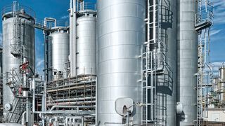 Das Gendorfer „Chemieparkkonzept“: Im Unterschied zu gewöhnlichen Industrieparks ist im Chemiepark Gendorf die gesamte Infrastruktur auf Chemieunternehmen ausgerichtet. (Infraserv/Thomas L. Fischer)