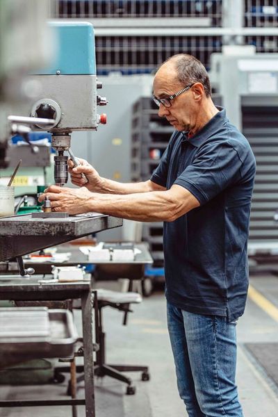 Die Einführung der Fertigungssteuerungssoftware Oseon stellte auch auf der Fläche geordnete Materialflüsse und effiziente, transparente Abläufe sicher. (Bild: Trumpf)