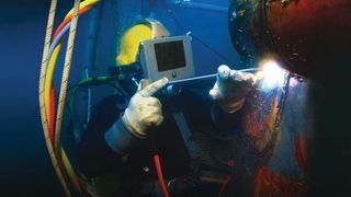 Die Ganzmetall-Sensoren der Serie 700 von Contrinex gibt es jetzt auch schweißfest (Archiv: Vogel Business Media)