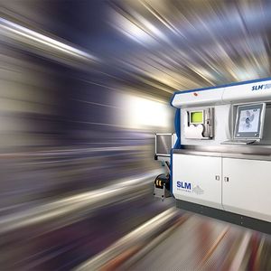 Universell einsetzbare Selective-Laser-Melting-Anlagen von SLM überzeugen mit dem großen Bauraum und der patentierten Mehrstrahltechnik. Eine sehr umfangreiche Grundausstattung und die große Auswahl von Optionen ermöglichen die anwendungsorientierte Systemkonfiguration.