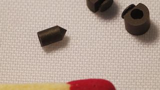 Mikrobauteile aus Dimacer. (Bild: Leroxid)