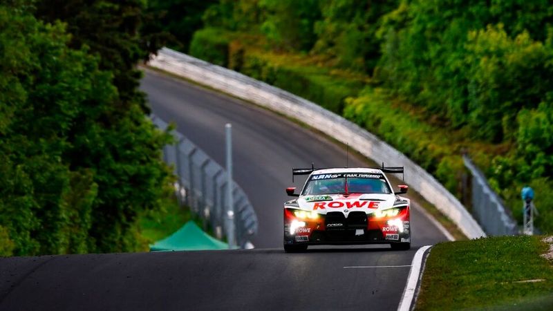Die Erkenntnisse aus dem Motorsport nutzt ROWE für die Weiterentwicklung des eigenen Vollsortiments.(Bild:  ROWE/Gruppe C)