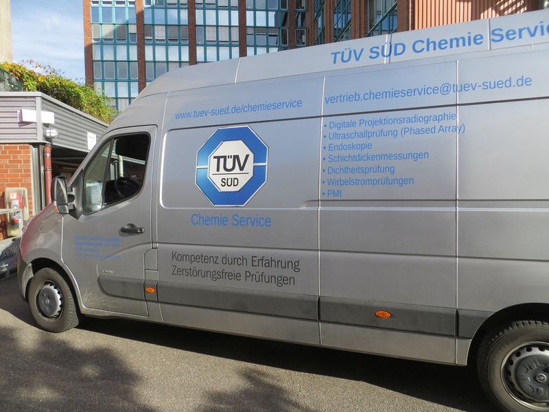 Das mobile Prüflabor des TÜV Süd Chemie Service  (TÜV Süd)