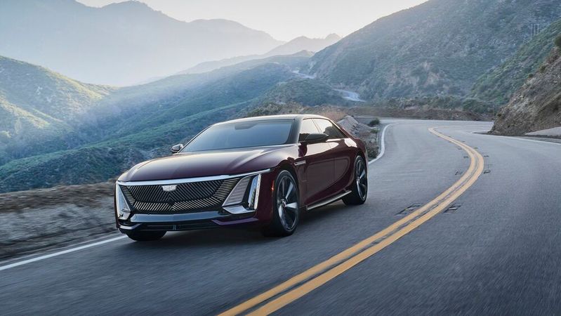 Cadillac hat ein neues Elektro-Flaggschiff namens Celestiq. Es ist die moderne Adaption des uramerikanischen Straßenkreuzers.(Bild:  SP-X/Benjamin Bessinger)