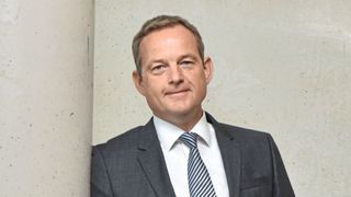 Hartmut Abeln, Geschäftsbereichsleiter TÜV Nord Mobilität: „Wir wollen unseren Kunden bundesweit unser komplettes Produktportfolio anbieten.“ (Bild: Henning Scheffen)