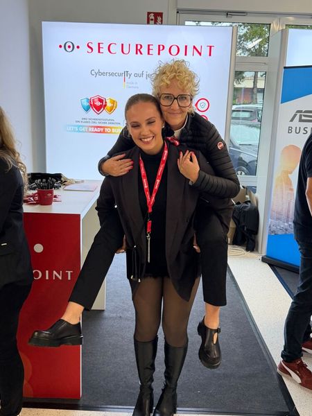 Nach vielen Stunden auf der Messe können auch mal die Füße schmerzen. (Bild: Vogel IT-Medien GmbH)