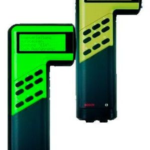 Auf der Automechanika 1988 stellte Bosch den KTS 300 erstmals vor. Und damit den ersten handlichen Mehrmarken-Diagnosetester. Der „Knochen“, wie ihn seiner Nutzer bald tauften, war etwas komplett Neues: Er war klein (KTS = Klein-Tester-Serie) und er konnte „viele“ Marken – drei zu Beginn, um genau zu sein. (Bild: Bosch)