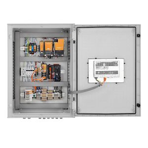 Die PV-Wetterbox von Weidmüller wird nach Bedarf der Anlageninfrastruktur individuell bestückt.(Bild:  Weidmueller)