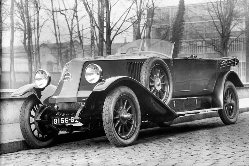 Der Werbespruch „Createurs d'automobile“ hätte auch schon 1922 funktioniert, als das Cabriolet Renault 40 CV auf den Markt kam. (Renault)