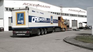 Die projektierten Trailer entsprechen der Bauweise der ersten CFK-Kühlfahrzeuge, die ein großer Lebensmitteldistributeur seit geraumer Zeit erprobt.  (Bild: Ackermann)