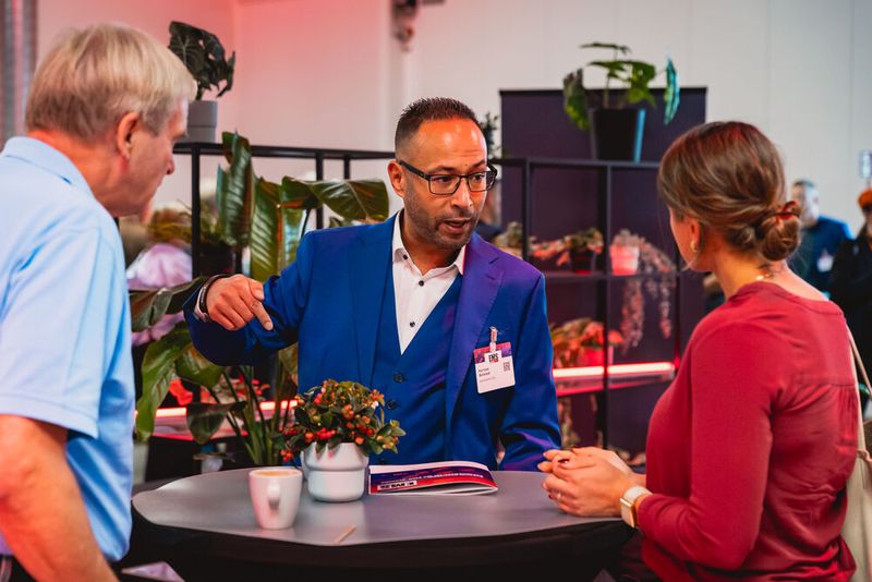 Impressionen vom 24. Würzburger EMS-Tag: Im Mittelpunkt standen aktuelle Branchenthemen, praxisnahe Impulse und insbesondere der persönliche Austausch innerhalb der EMS-Community. (Bild: Stefan Bausewein)