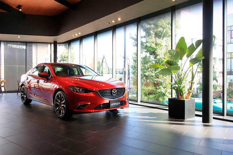 Die Vorzeigefiliale in Tokio soll ein Vorbild für weitere Mazda-Autohäuser werden. (Foto: Marcel Sommer)