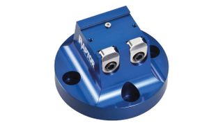 Besser soll die 5-Seitenbearbeitung beim Fräsen mit dem Spannsystem Raptor klappen. Das System von IBT - Ingenieurbüro Thiermann, heißt es, erlaubt die wirtschaftlichere Zerspanung einer Vielzahl von Materialien. Damit werde die optimale Komplettbearbeitung möglich. (IBT)