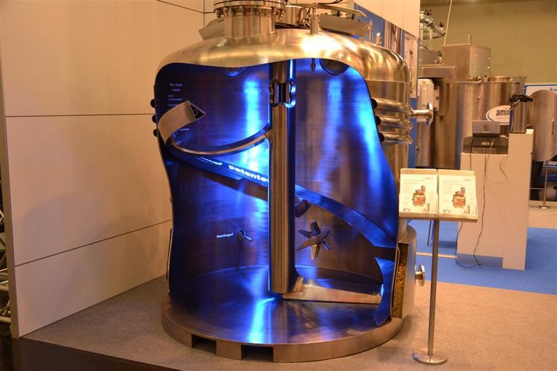 Amixion developed the ComDisc process for the complete discharge of the bulk mixture up to   99,997 percent and more.  (Picture: M. Henig/PROCESS)