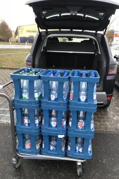 Insgesamt fanden neun Wasserkästen ihren Platz. (Michel / »kfz-betrieb«)