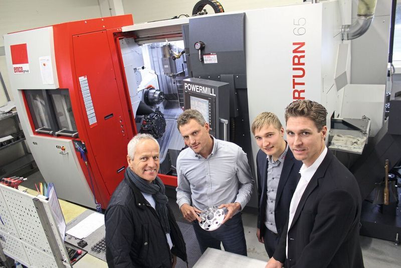 Emco, Siemens und Weiss haben in guter Zusammenarbeit das Dreh-Fräszentrum HT 65 PM für den anspruchsvollen Lohnfertiger MTW angepasst. V.l.n.r.: Gerhard Meisl, Leiter Produktmanagement Emco; Hans-Peter Wallinger, Geschäftsführer MTW; Jens Hofmann, Vertriebsingenieur Weiss; Mario Kahlig, Vertriebsingenieur Siemens. (Weiss)