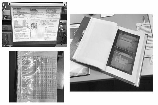 Viele technische Dokumentationen oder Anleitungen liegen bis heute auf Papier vor. Die Suche nach der erforderlichen Information kann sehr zeitaufwendig sein.(Bild:  Stryza)