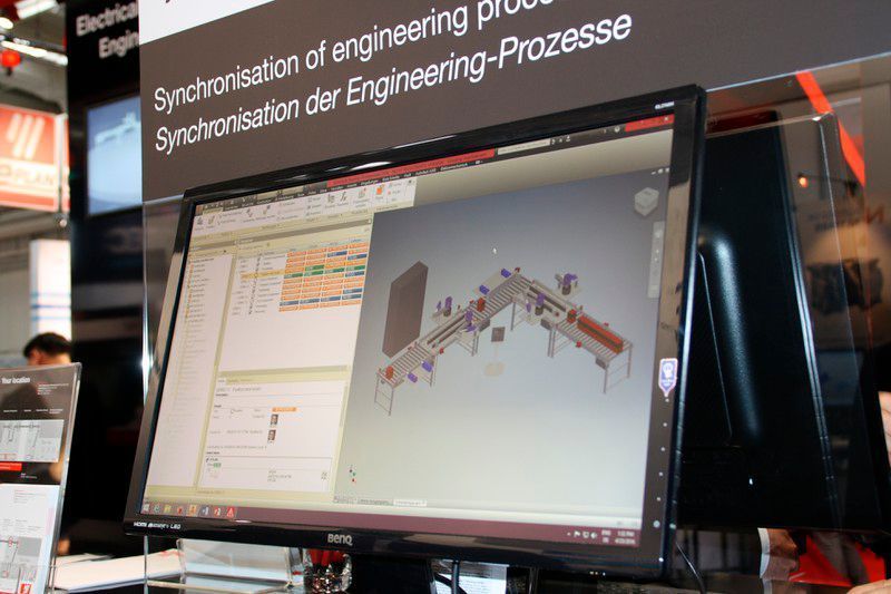 Live am Stand von Eplan in Hannover können Interessierte sich anschauen, wie die Anforderungen an eine Maschine für alle beteiligten Engineering-Disziplinen transparent im Syngineer dargestellt werden. (Bild: M. Zwettler/konstruktionspraxis)
