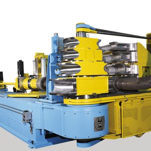 Bild 1: Mit der Rohrkaltbiegemaschine CNC 220 MW HD lassen sich Rohre mit unterschiedlicher Nennweite schnell verarbeiten.