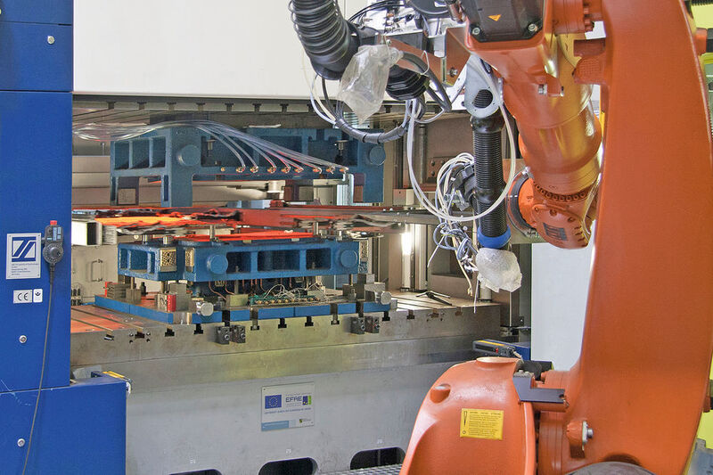 In der neuen Prozesskette kommt eine mechanische Multiservopresse zum Einsatz. (Bild: Fraunhofer-IWU)