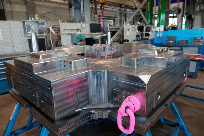 Eine Spezialität des Unternehmens Vetimec sind große, hochkomplexe Druckgussformen mit einem Stückgewicht von bis zu 180 Tonnen. Die kommen beispielsweise in der Produktion von Bauteilen aus Aluminium- und Magnesiumlegierungen für die Automobilbranche zum Einsatz. (Bild: Maschinenmarkt/rw)