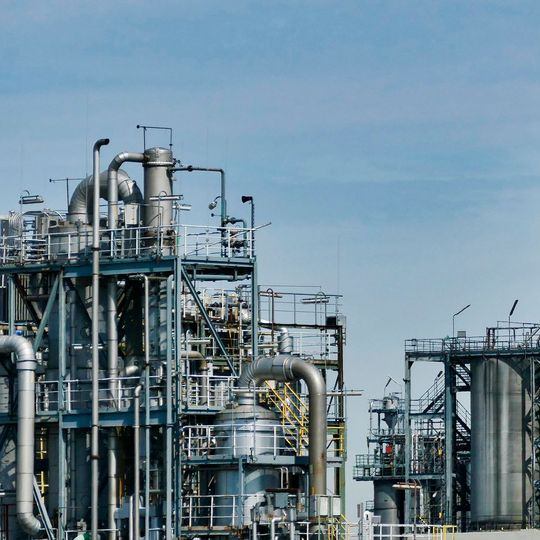 Unterschiede im Prozessverhalten besser verstehen: Mit dem FT4-Pulverrheometer lassen sich FCC-Katalysatoren mit unterschiedlichem Feinanteil charakterisieren. Unterschiede im Prozessverhalten besser verstehen: Mit dem FT4-Pulverrheometer lassen sich FCC-Katalysatoren mit unterschiedlichem Feinanteil charakterisieren.