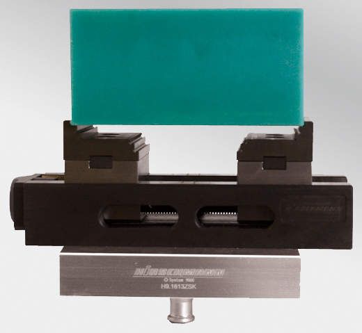 Bild 3: Für die Fünf-Achs-Bearbeitung bieten sich auch Zentrierspanner an, um eine gute Zugänglichkeit des Werkstückes zu ermöglichen. Bild: Hirschmann (Archiv: Vogel Business Media)