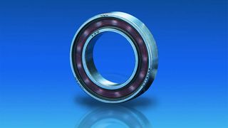 Der Einsatz von lebensdauergeschmierten Wälzlagern mit Molded Oil-Technologie kann die Ausfallzeiten in der Lebensmittelproduktion verringern. Bilder: NSK (Archiv: Vogel Business Media)