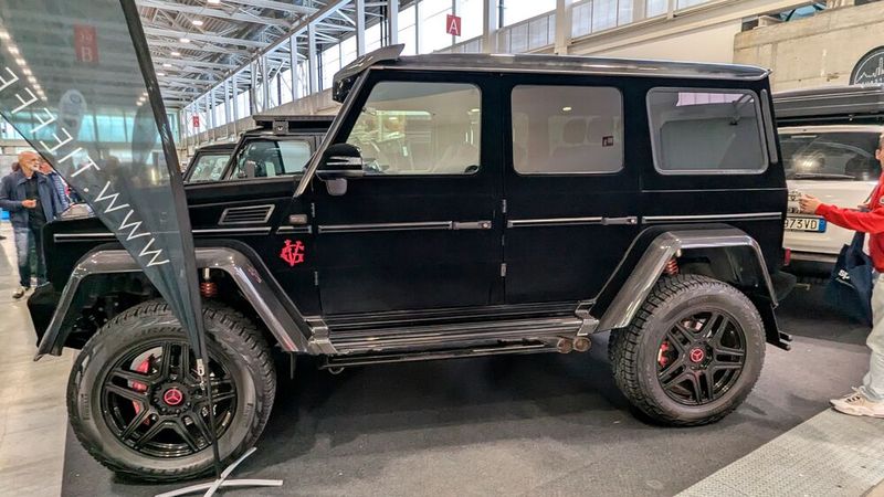 Über Geschmack lässt sich bekanntlich streiten. So wie bei dieser G-Klasse, die ihr Besitzer mit mattem Stoff beziehen hat lassen. (Bild: Dominsky – VCG)