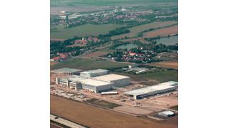 Auf einer Fläche von 44 Fußballfeldern realisiert die Köster GmbH in Erfurt für den Stuttgarter Buchgroßhändler Koch, Neff & Volckmar GmbH (KNV) und das Schwesterunternehmen Koch, Neff & Oetinger Verlagsauslieferung GmbH (KNO VA) das größte und modernste Logistikzentrum Europas. (Bild: Köster)